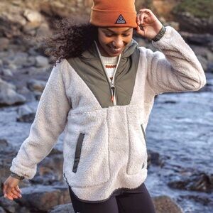 Passenger Women's Beaumont Recycled Sherpa Hooded Fleece Womens Medium Pullover